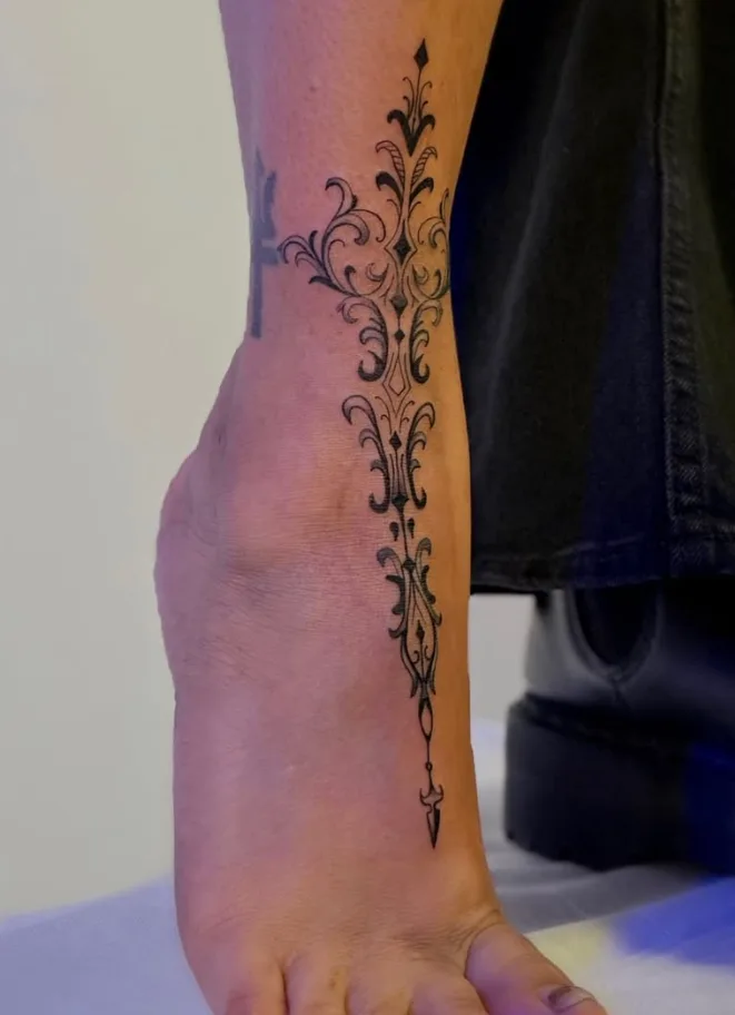 Fine line tattoo by Kenderlyn