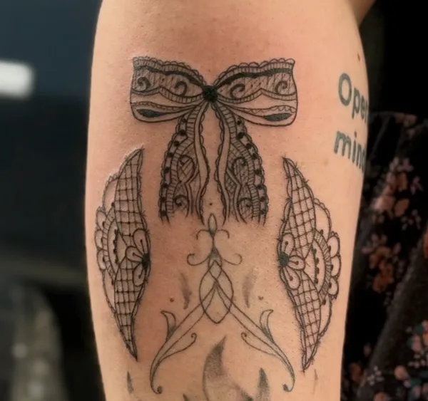 Fine line tattoo by Kenderlyn